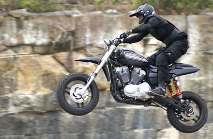najdłuższy na świecie skok na motocyklu Harley-Davdison