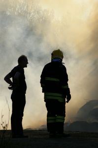 Polacy najbardziej ufają strażakom i pilotom samolotów cywilnych