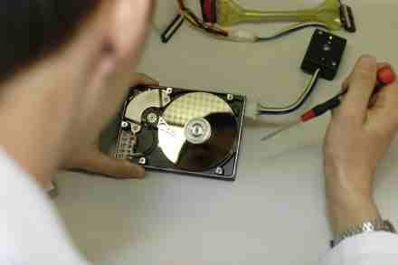 Nowe standardy odzyskiwania danych z technologii flash i dysków SSD