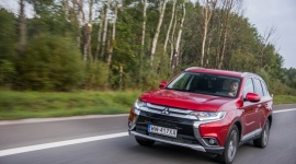 MITSUBISHI OUTLANDER 2016 NOMINOWANY DO FINAŁU KONKURSU O TYTUŁ BEST BUY!