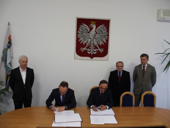 HELLA Polska rozpoczyna współpracę z Wojskową Akademią Techniczną