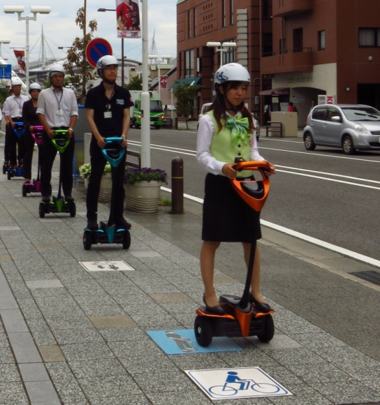 Toyota Winglet – zrobotyzowana hulajnoga testowana w Tokio