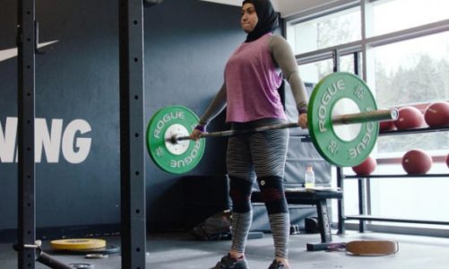 WEWNĘTRZNA SIŁA: AMNA AL HADDAD PODNOSI SZTANGĘ