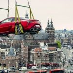Lexus LC nad dachami Amsterdamu