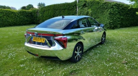 Sportowy weekend lustrzanej Toyoty Mirai