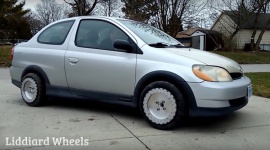 Toyota na magicznych kołach