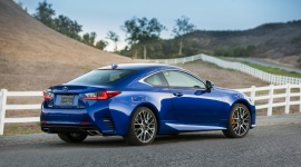 Dlaczego lakier na Lexusach wygląda tak dobrze? Sekret tkwi w…