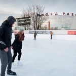 Plenerowe lodowisko w Wola Parku