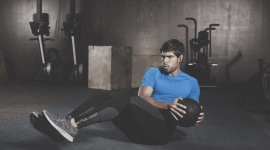 Pierwsze na świecie sportowe słuchawki z automatycznym licznikiem powtórzeń