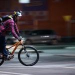Masz mocną lampkę rowerową? Dowiedz się, jak ją ustawić