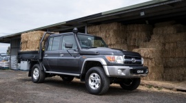 Toyota Land Cruiser samochodem terenowym roku 2017 w Australii