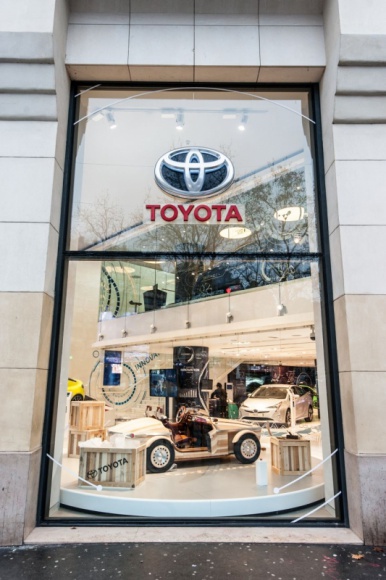 Nowe atrakcje w salonie wystawowym Le Rendez-Vous Toyota w Paryżu