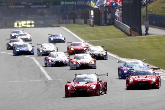 Lexus LC zawłaszcza podium