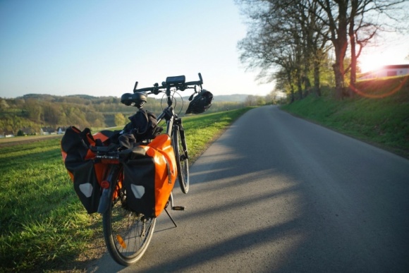 Urlop na siodle – przygotuj się na rowerową wyprawę