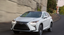 Wydłużony Lexus RX w próbach drogowych