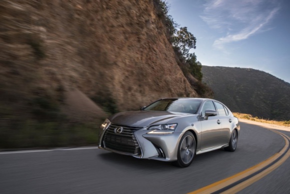 Lexus zapowiada zmiany w gamie modelowej IS i GS