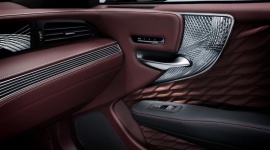 Nowy Lexus LS i Takumi – Kryształy Kiriko
