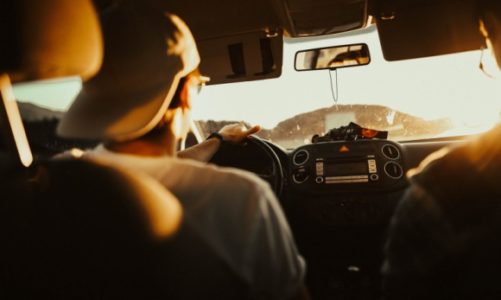 Używany samochód – 4 sposoby, jak kupić go taniej