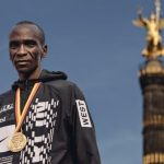Eliud Kipchoge inspiruje biegaczy, aby gonić za marzeniami
