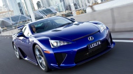 Jeremy Clarkson fanem Lexusa LFA.