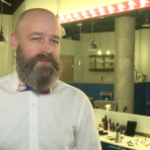 Moda na brody wciąż trwa. Podkreślają indywidualny, niezależny styl życia właścicieli