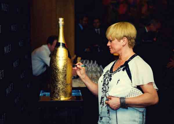 Katarzyna_Figura_Moet_06