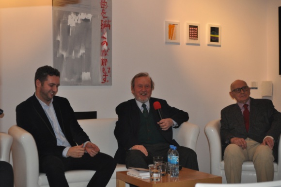Duchy Poetów w Galerii Delfiny BIZNES, Kultura - 16 grudnia 2013 roku w Galerii Delfiny na warszawskim Powiślu odbył się wieczór autorski Ernesta Brylla i Marcina Stycznia poświęcony ich wspólnej książce pt. ?Duchy poetów?.