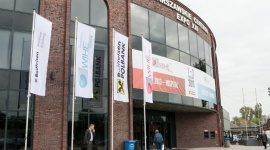 Targi WIHE 2014 ? medycyna i farmacja spotykają się w stolicy BIZNES, Media i PR - W październiku Warszawa już po raz drugi będzie gościła profesjonalistów z branży medycznej i farmaceutycznej. W dniach 08-10.10.2014 w hali EXPO XXI odbędą się dwie organizowane przez firmę Lentewenc imprezy pod marką WIHE ? Hospital oraz Pharmacy.