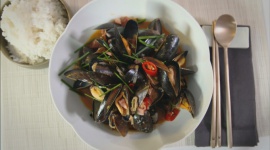 Nowa seria na antenie Polsat Food Network - ,,Kuchnia koreańska dla każdego" BIZNES, Media i PR - W poniedziałek 21 lipca kanał Polsat Food Network rozpocznie emisję nowego programu poświęconego koreańskiej sztuce kulinarnej. Kuchnia koreańska dla każdego jest fascynującym wprowadzeniem w prostą, pyszną i zdrową koreańską żywność.