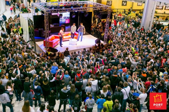 W Porcie Łódź o polskiej vlogosferze Gwiazdy, LIFESTYLE - Na zaproszenie łódzkiego Centrum do Łodzi przyjechali najpopularniejsi YouTuberzy w kraju. Było to pierwsze w mieście, organizowane na tak dużą skalę, spotkanie gwiazd polskiego Internetu.