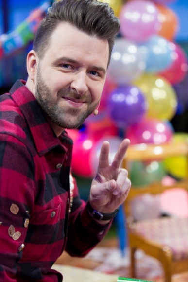 To już piąty odcinek programu rozrywkowego Kocham Cię, Polsko! Gwiazdy, LIFESTYLE - Nowi prowadzący ? Basia Kurdej-Szatan, Tomasz Kammel i Maciej Musiał po raz kolejny skradli serca widzów!