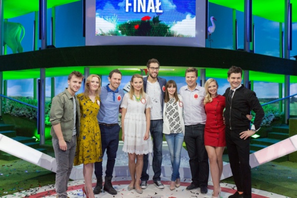 Jerzy Janowicz, Mariusz Czerkawski i Joanna Moro w TVP 2 Kocham Cię, Polsko! Gwiazdy, LIFESTYLE - Większość z widzów uważnie śledzi i kibicuje swoim drużynom, prowadzonym przez Tomasza Kammela i Macieja Musiała. Kto tym razem okaże się lepszy w ogniu pytań Basi Kurdej-Szatan? Komu koło fortuny przyniesie szczęście?
