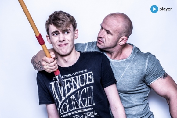 Polscy celebryci w wirtualnym świecie ? gwiazdy grają w gry video na player.pl! Gwiazdy, LIFESTYLE - Filip Chajzer, Tomasz Oświeciński, Mateusz Gessler ? to tylko część gwiazd, które zmierzą się z Blowkiem w najnowszej własnej produkcji player.pl. W programie ?BlowStar? polscy celebryci zagrają z nim w gry video! Premiera pierwszego odcinka już 18 maja w player.pl.