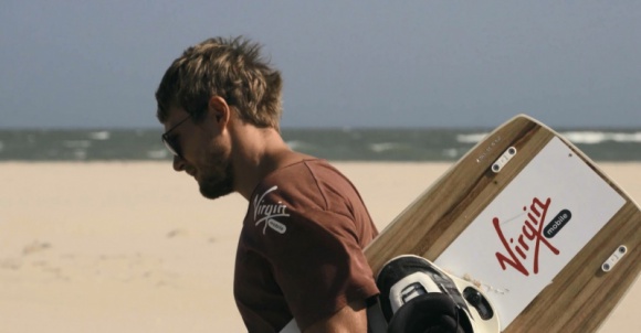 Już w czerwcu premiera filmu o Mistrzu Polski w kitesurfingu Film, LIFESTYLE - ?W pogoni za wiatrem. Powered by Virgin Mobile? to malownicza opowieść o podróży w stronę pasji i pokonywania własnych słabości.