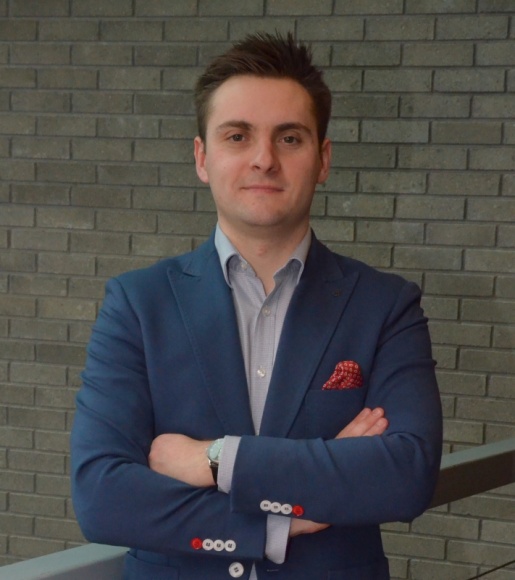 Co trafia do naszych skrzynek w wakacje? BIZNES, Media i PR - Wakacje ? najbardziej wyczekiwany okres w roku. Wysokie temperatury, długie dni a my tylko myślimy jak wykorzystać ten czas. Z tej okazji na naszych skrzynkach mailowych czeka mnóstwo ofert, podpowiadających pomysły na upalne dni.