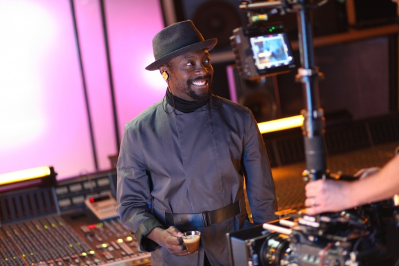 NESCAFÉ? Dolce Gusto? i will.i.am łączą siły w nowej kampanii reklamowej Gwiazdy, LIFESTYLE - Marka NESCAFÉ? Dolce Gusto? ogłasza start nowej, ekscytującej globalnej kampanii reklamowej ?Nie ma nic lepszego od klasyki skomponowanej na nowo?, powstałej we współpracy ze znanym i nagradzanym twórcą muzycznym will.i.am
