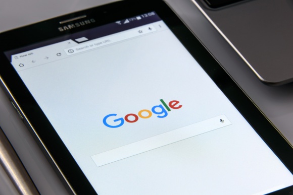 Program Google Partners a wybór agencji SEM ? co warto wiedzieć? BIZNES, Media i PR - Certyfikat Google Partners poświadcza, że agencja ma kompetencje w prowadzeniu kampanii AdWords. Jednak podmiotów posiadających ten certyfikat jest coraz więcej. Rodzi się więc pytanie ? jak właściwie odczytywać ich kompetencje oraz dokonać wyboru odpowiedniej agencji SEM?
