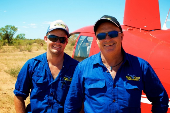 Australijscy piloci w akcji Film, LIFESTYLE - Nie straszne są im silne wiatry, cyklony, a nawet? dzikie kangury. Bohaterowie serii National Geographic codziennie stawiają czoła wielu wyzwaniom, wykonując swą pracę w mało przyjaznych, odległych terenach Australii.