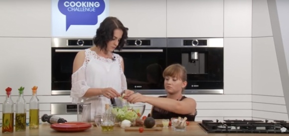 Wiktoria Omyła prosto z parkietu do kuchni Cooking Challenge Gwiazdy, LIFESTYLE - Wiktoria Omyła dała się poznać wszystkim wielbicielom programu ?Dancing with the Stars.Taniec z Gwiazdami? jako uzdolniona, sympatyczna, młoda tancerka