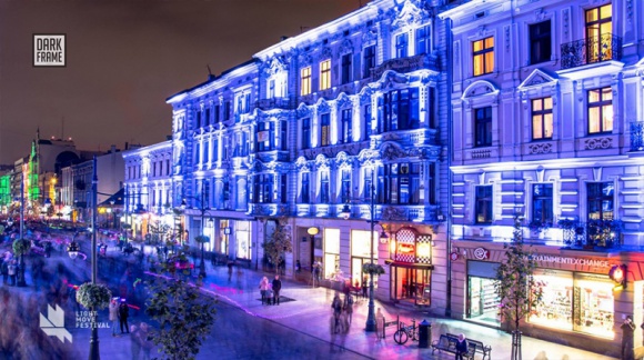 Light.Move.Festival. ? świetlne widowisko pod znakiem awangardy BIZNES, Kultura - Już teraz zaplanuj koniec wakacji. W ostatni weekend września (29.09-01.10) ulice centrum Łodzi rozbłysną dzięki największemu w Polsce festiwalowi światła.