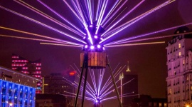 Top 10 na Light. Move. Festival. 2017 BIZNES, Kultura - Monumentalne rzeźby świetlne przypominające polne osty, dzikie zwierzęta origami, malowany światłem awangardowy mapping na Placu Wolności ? to zaledwie kilka atrakcji, które pojawią się na Light. Move. Festival.