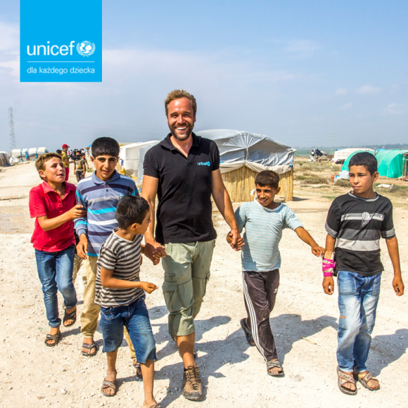 Łukasz Nowicki nowym Ambasadorem Dobrej Woli UNICEF Gwiazdy, LIFESTYLE - Warszawa, 20 marca 2018 r. ? Dziś w Warszawie odbył się uroczysty akt mianowania nowego Ambasadora Dobrej Woli UNICEF Polska. Do grona Ambasadorów dołączył Łukasz Nowicki, aktor, artysta i dziennikarz od 8 lat związany z działaniami UNICEF.