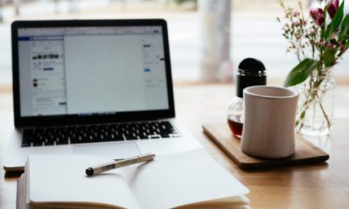 Jak mierzyć efektywność pracy social media moderatorów?