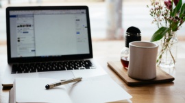 Jak mierzyć efektywność pracy social media moderatorów? BIZNES, Media i PR - Każda firma, chcąca angażować i pogłębiać relacje z klientami, nieustannie szuka, testuje i wdraża nowe kanały marketingowe. Wiele organizacji już od dawna z sukcesem używa social media. I to nie tylko do celów promocyjnych, ale również do generowania leadów.