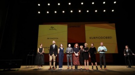 Kampania ?Kurpiodobre!? JBB Bałdyga ze złotą statuetką Effie Awards 2018 BIZNES, Media i PR - 29 października w Teatrze Wielkim w Warszawie odbyła się XIX edycja Gali Effie Awards. Podczas wydarzenia jury wręczyło 55 nagród w 24 kategoriach najlepszym reklamodawcom i ich twórcom za najbardziej efektywne działania marketingowe zrealizowane w 2017 roku.
