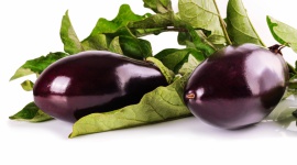 Bakłażan i cukinia ? ich właściwości i zastosowanie w kuchni BIZNES, Media i PR - Bakłażan i cukinia to jedne z najmniej kalorycznych warzyw, które posiadają wiele cennych składników odżywczych. Czy często po nie sięgamy? Jeśli nie jesteście przekonani do ich smaku lub nie wiecie, jak wykorzystać je w kuchni warto nadrobić zaległości.