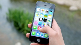 Cykl życia użytkownika aplikacji mobilnej BIZNES, Media i PR - Z danych Adjust wynika, że aż 80% użytkowników przestaje korzystać z aplikacji mobilnej już dzień po jej zainstalowaniu. Czy konsumenci powracają do aplikacji, których nie używali przez długi czas?