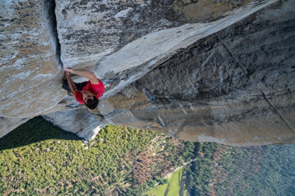 ?Free Solo: ekstremalna wspinaczka? z Oscarem dla najlepszego dokumentu Film, LIFESTYLE - Polscy widzowie już 3 marca będą mogli obejrzeć dokument "Free Solo: ekstremalna wspinaczka" na kanale National Geographic.