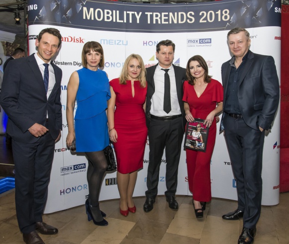Znani i lubiani nie wyobrażają sobie życia bez smartfonów Gwiazdy, LIFESTYLE - W Teatrze Capitol 20 lutego odbyła się już dziewiąta edycja Gali Mobility Trends ? największego prestiżowego wydarzenia podsumowującego technologiczne nowości z minionego roku.