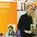 Agnieszka Chylińska z książką ?Zezia, miłość i bunt na statku? w salonie Empik P
